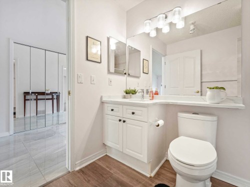 1217 115A Street Nw, Edmonton, AB - Indoor Photo Showing Bathroom