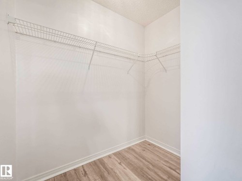 1217 115A Street Nw, Edmonton, AB - Indoor With Storage