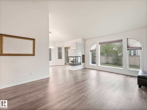 1217 115A Street Nw, Edmonton, AB - Indoor Photo Showing Living Room