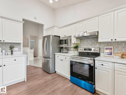 1217 115A Street Nw, Edmonton, AB - Indoor Photo Showing Kitchen