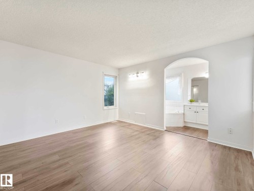 1217 115A Street Nw, Edmonton, AB - Indoor Photo Showing Other Room