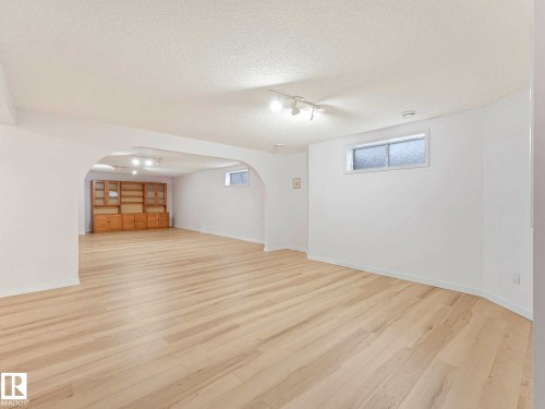 1217 115A Street Nw, Edmonton, AB - Indoor