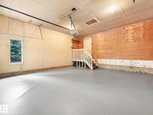1217 115A Street Nw, Edmonton, AB - Indoor Photo Showing Garage