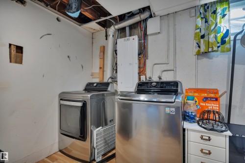 5112 43 Avenue, Leduc, AB - Indoor Photo Showing Laundry Room