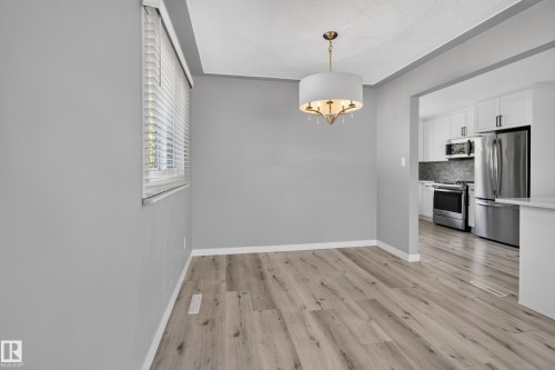 7108 90 Avenue Nw, Edmonton, AB - Indoor Photo Showing Kitchen
