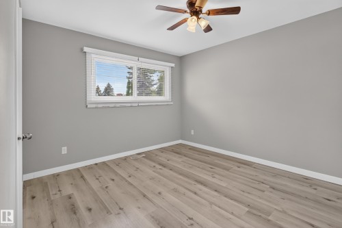 7108 90 Avenue Nw, Edmonton, AB - Indoor Photo Showing Other Room