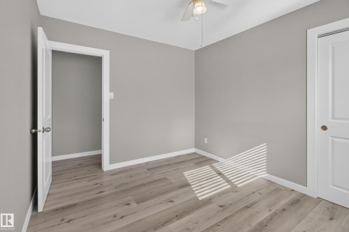 7108 90 Avenue Nw, Edmonton, AB - Indoor Photo Showing Other Room