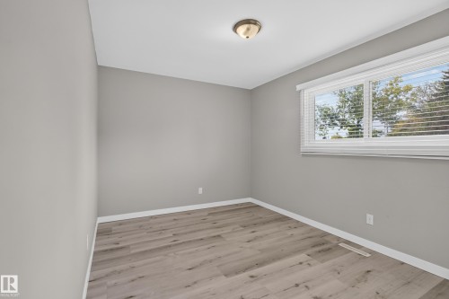7108 90 Avenue Nw, Edmonton, AB - Indoor Photo Showing Other Room