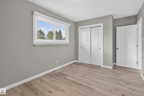 7108 90 Avenue Nw, Edmonton, AB - Indoor Photo Showing Other Room