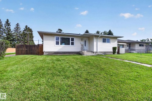 7108 90 Avenue Nw, Edmonton, AB - Outdoor