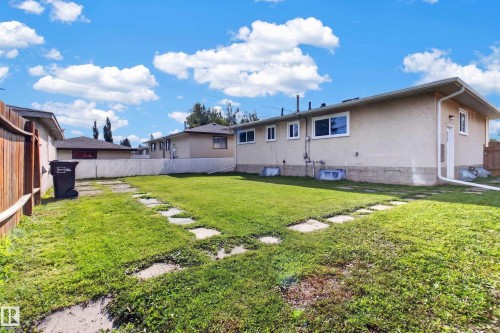 7108 90 Avenue Nw, Edmonton, AB - Outdoor