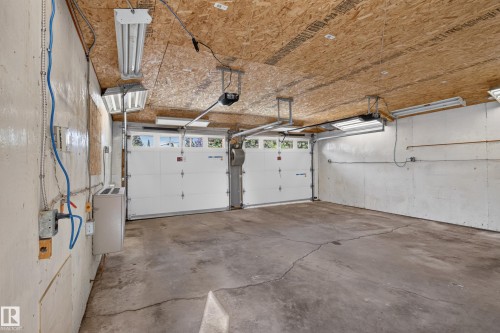 7108 90 Avenue Nw, Edmonton, AB - Indoor Photo Showing Garage