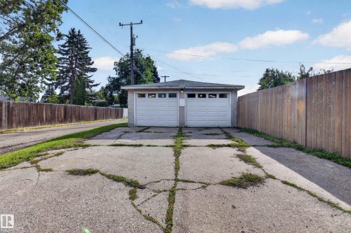 7108 90 Avenue Nw, Edmonton, AB - Outdoor