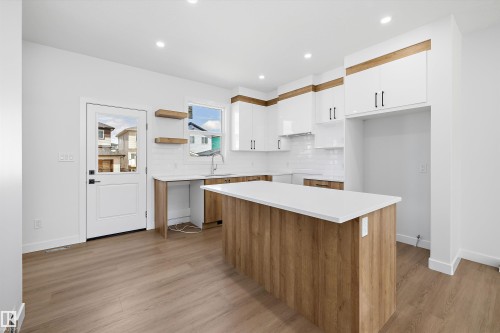 523 Robinson Boulevard, Leduc, AB - Indoor Photo Showing Kitchen