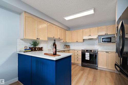 #124 15499 Castle Downs Rd Nw, Edmonton, AB - Indoor Photo Showing Kitchen