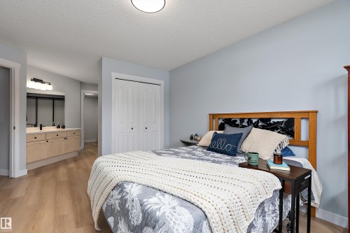 #124 15499 Castle Downs Rd Nw, Edmonton, AB - Indoor Photo Showing Bedroom
