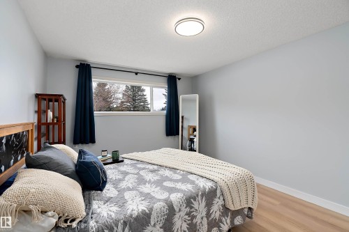 #124 15499 Castle Downs Rd Nw, Edmonton, AB - Indoor Photo Showing Bedroom