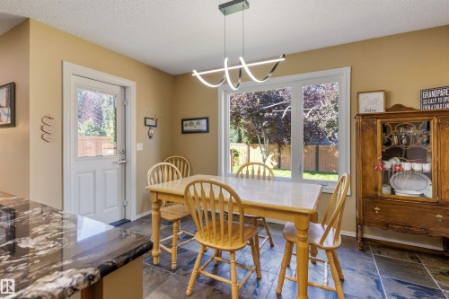 118 Naples Way, St. Albert, AB - Indoor Photo Showing Dining Room