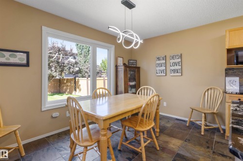 118 Naples Way, St. Albert, AB - Indoor Photo Showing Dining Room