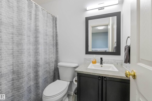 118 Naples Way, St. Albert, AB - Indoor Photo Showing Bathroom
