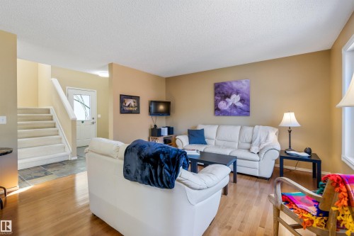 118 Naples Way, St. Albert, AB - Indoor Photo Showing Living Room