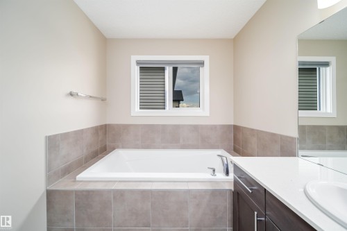 9903 222 Street Nw, Edmonton, AB 
