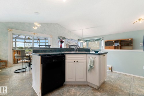 9315 162 Avenue Nw, Edmonton, AB - Indoor