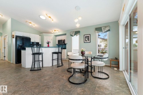 9315 162 Avenue Nw, Edmonton, AB - Indoor Photo Showing Dining Room