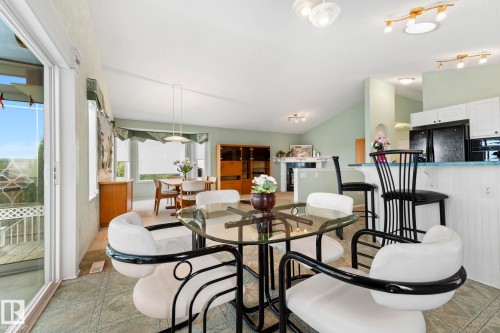 9315 162 Avenue Nw, Edmonton, AB - Indoor