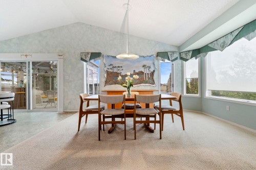 9315 162 Avenue Nw, Edmonton, AB - Indoor Photo Showing Dining Room