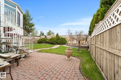 9315 162 Avenue Nw, Edmonton, AB - Outdoor