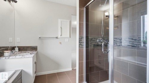 1832 56 Street Sw, Edmonton, AB - Indoor Photo Showing Bathroom
