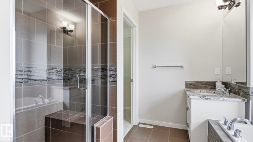 1832 56 Street Sw, Edmonton, AB - Indoor Photo Showing Bathroom