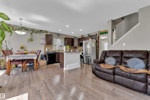 #24 655 Tamarack Rd Nw, Edmonton, AB - Indoor