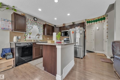 #24 655 Tamarack Rd Nw, Edmonton, AB - Indoor Photo Showing Kitchen