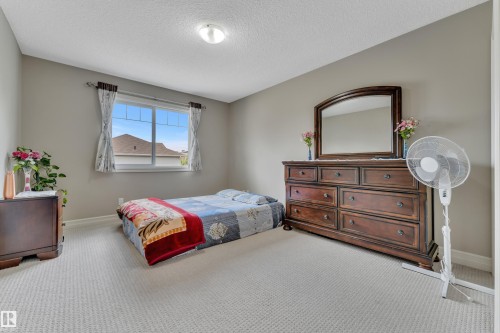 #24 655 Tamarack Rd Nw, Edmonton, AB - Indoor Photo Showing Bedroom