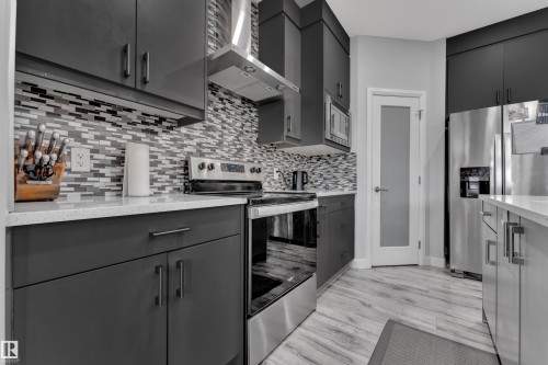 7245 Chivers Place Sw, Edmonton, AB - Indoor Photo Showing Kitchen With Upgraded Kitchen