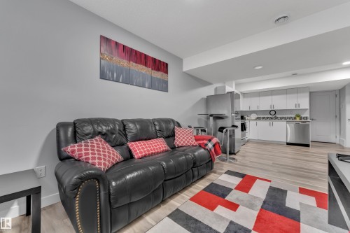 7245 Chivers Place Sw, Edmonton, AB - Indoor Photo Showing Living Room