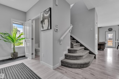 7245 Chivers Place Sw, Edmonton, AB - Indoor Photo Showing Other Room