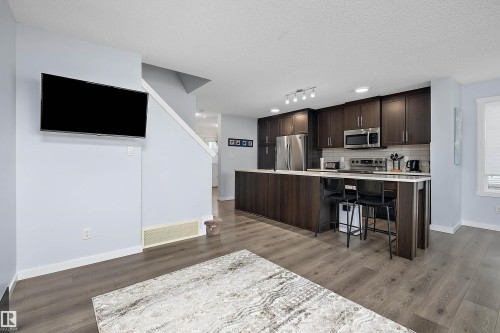 28 Rolston Close, Leduc, AB - Indoor Photo Showing Kitchen