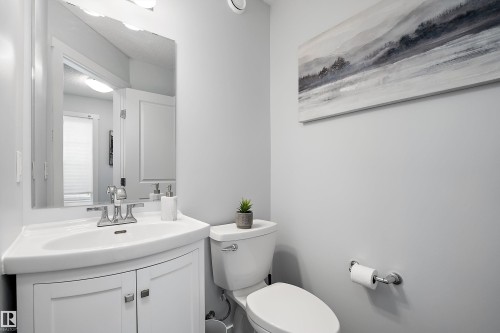 28 Rolston Close, Leduc, AB - Indoor Photo Showing Bathroom