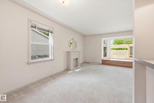 10935 127 Street Nw, Edmonton, AB - Indoor Photo Showing Other Room