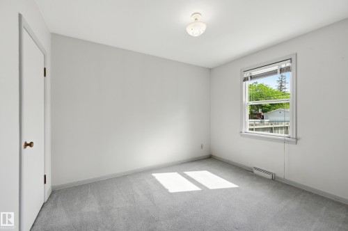 10935 127 Street Nw, Edmonton, AB - Indoor Photo Showing Other Room