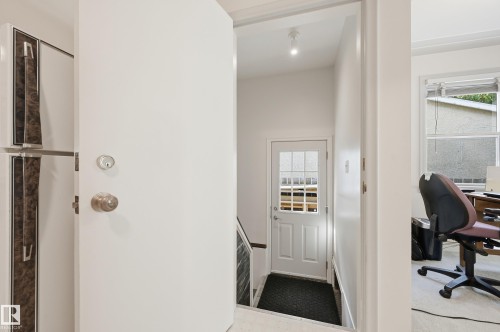 Side door. Also separate entrance for basement suite. - 10935 127 Street Nw, Edmonton, AB - Indoor