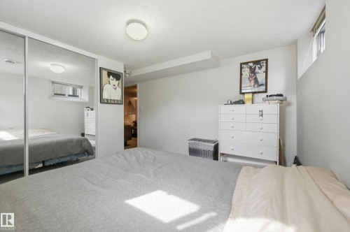 10935 127 Street Nw, Edmonton, AB - Indoor Photo Showing Bedroom
