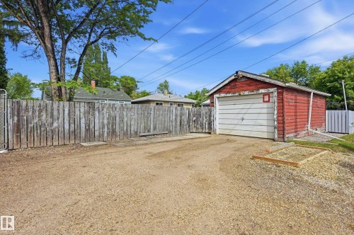 Single Garage - 10935 127 Street Nw, Edmonton, AB - Outdoor