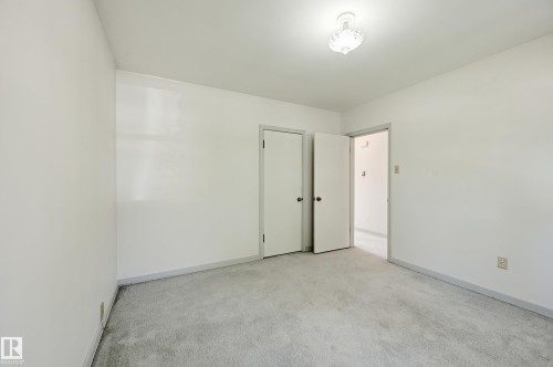 10935 127 Street Nw, Edmonton, AB - Indoor Photo Showing Other Room