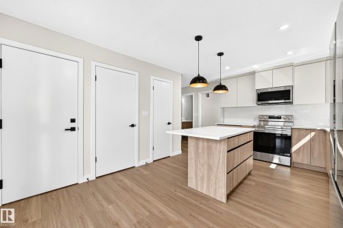 17816 94 Street Nw, Edmonton, AB - Indoor Photo Showing Kitchen With Stainless Steel Kitchen With Double Sink With Upgraded Kitchen