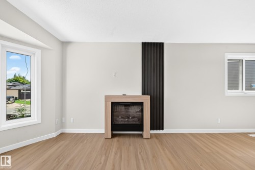 17816 94 Street Nw, Edmonton, AB - Indoor Photo Showing Other Room