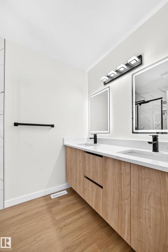 17816 94 Street Nw, Edmonton, AB - Indoor Photo Showing Bathroom